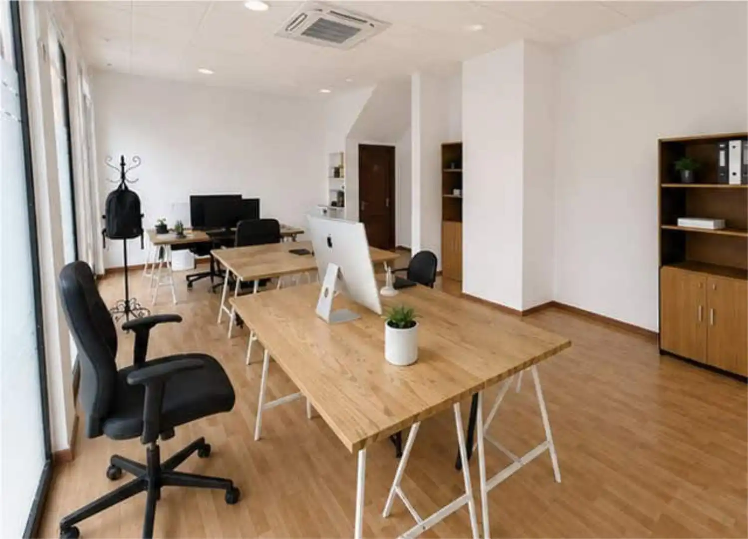Office for rent in Triana Oeste Office for rent in Sevilla with Air Conditioner