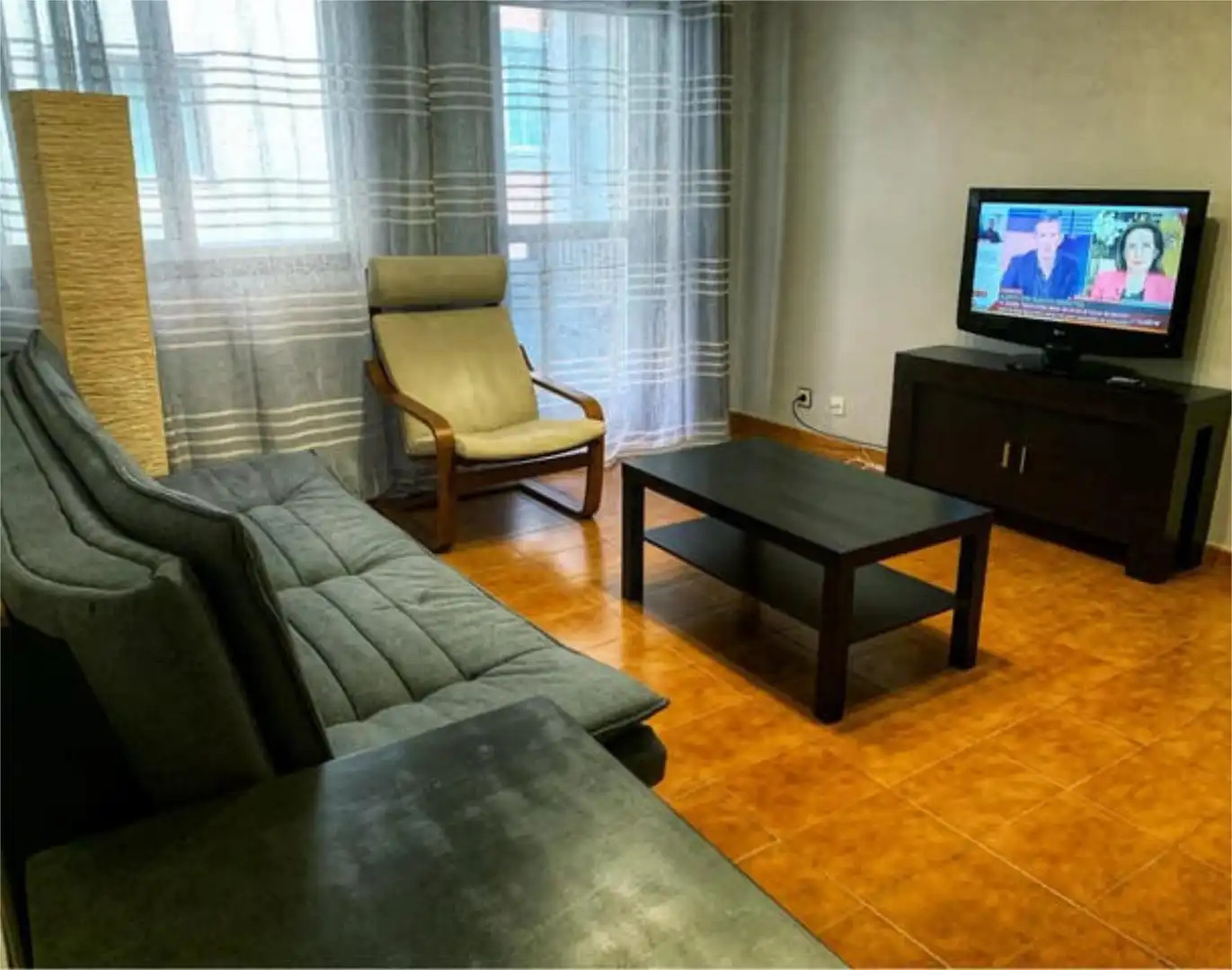 Apartamento de alquiler en Sanxenxo pueblo Sala de estar de Apartamento de alquiler en Sanxenxo con Terraza, Amueblado y Se aceptan mascotas