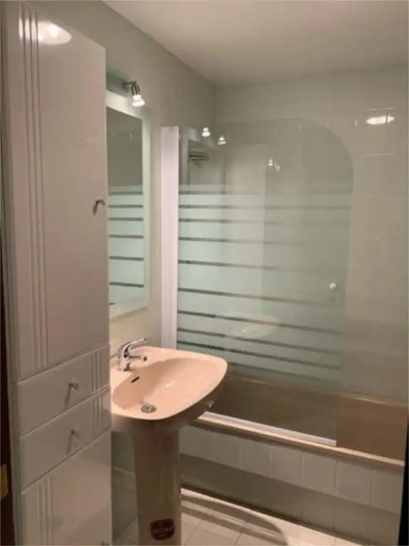 Apartamento de alquiler en Sanxenxo pueblo Baño de Apartamento de alquiler en Sanxenxo con Terraza, Amueblado y Se aceptan mascotas