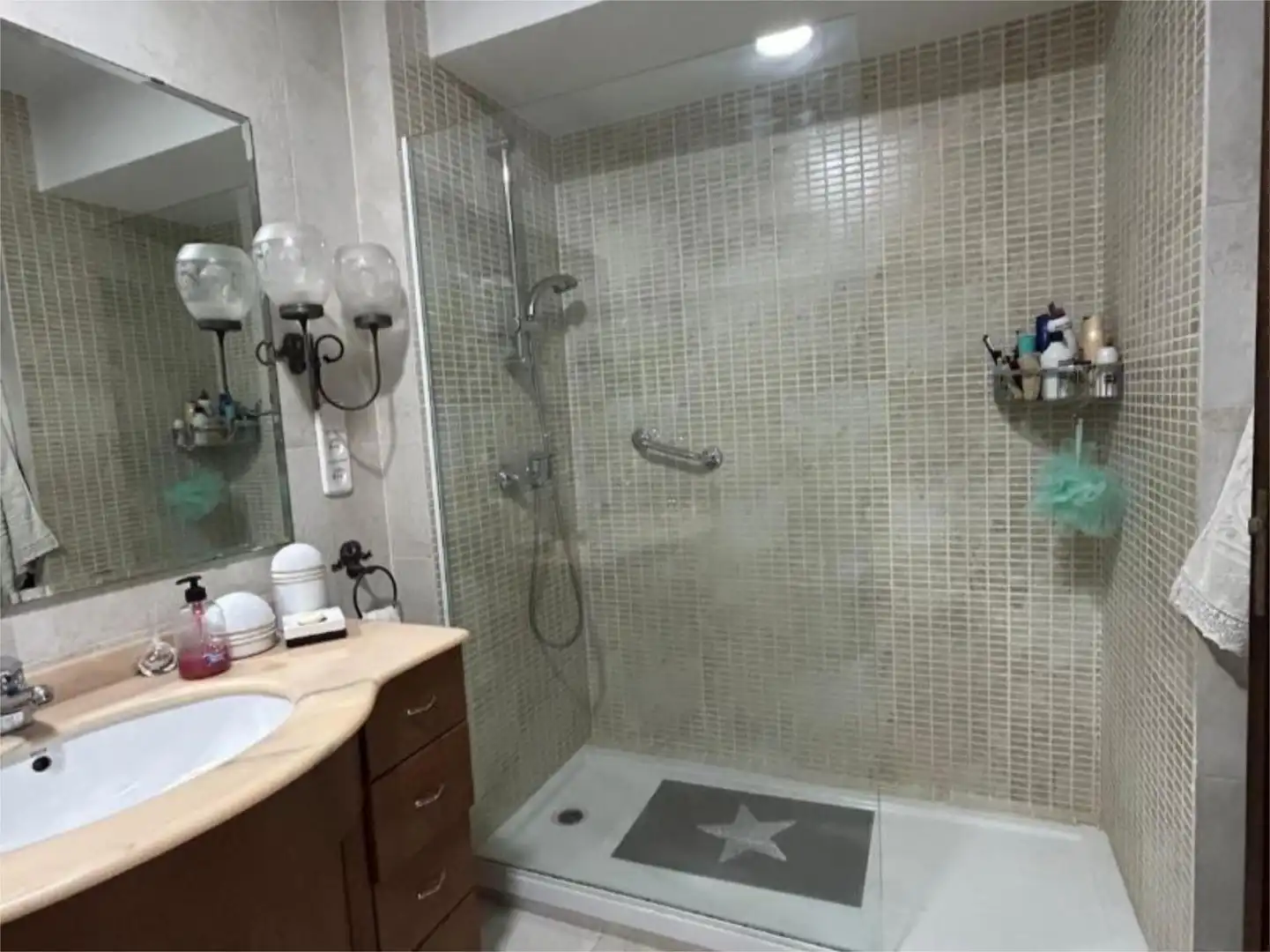 Flat for sale in Carrer de Félix Pizcueta, 18, El Pla del Remei Bathroom of Flat for sale in Valencia Capital with Air Conditioner, Terrace and Balcony