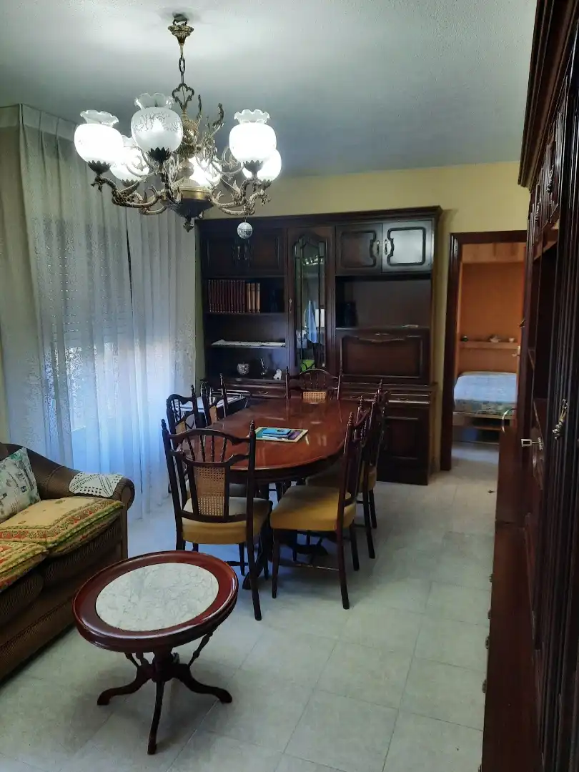 Piso en venta en Calle Poeta Alfonso de Peñalosa, 22, Los Bloques Comedor de Piso en venta en Zamora Capital con Amueblado, Lavadora y Microondas