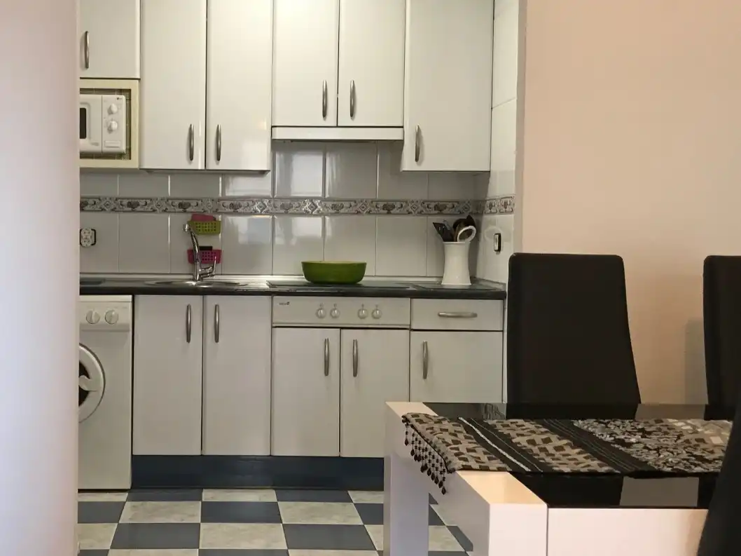 Flat for rent in Calle Moreruela, 25, Capuchinos - Glorieta - Ciudad Jardín