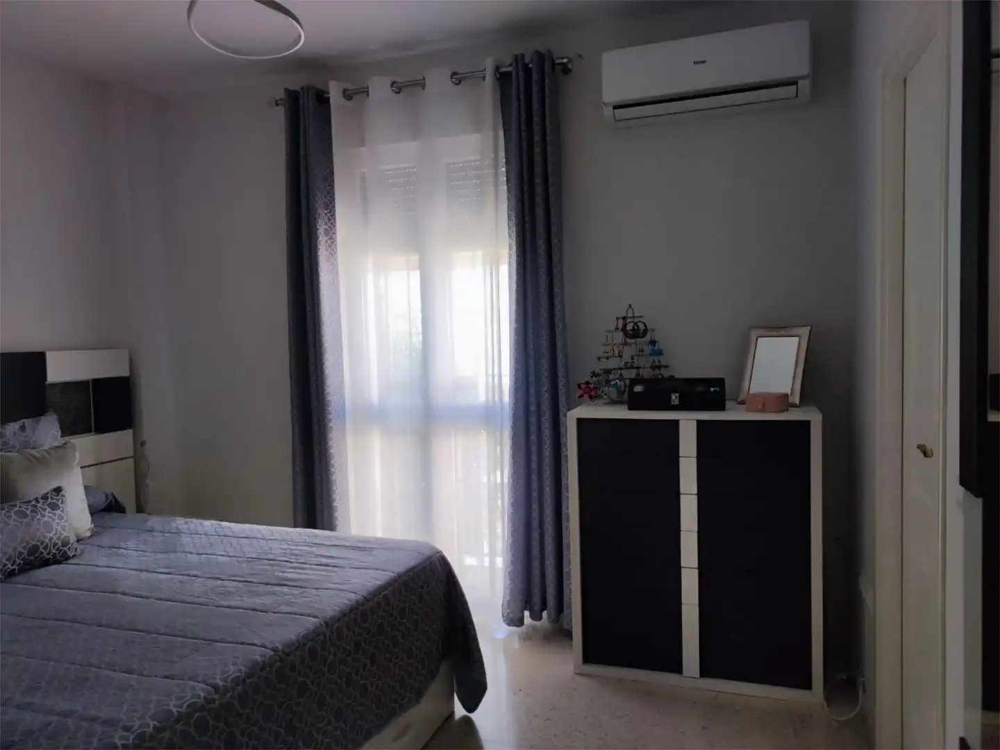 Casa adosada en venta en Calle Escogedoras, 50, Coria del Río Habitación de Casa adosada en venta en Coria del Río con Aire acondicionado, Calefacción y Jardín privado