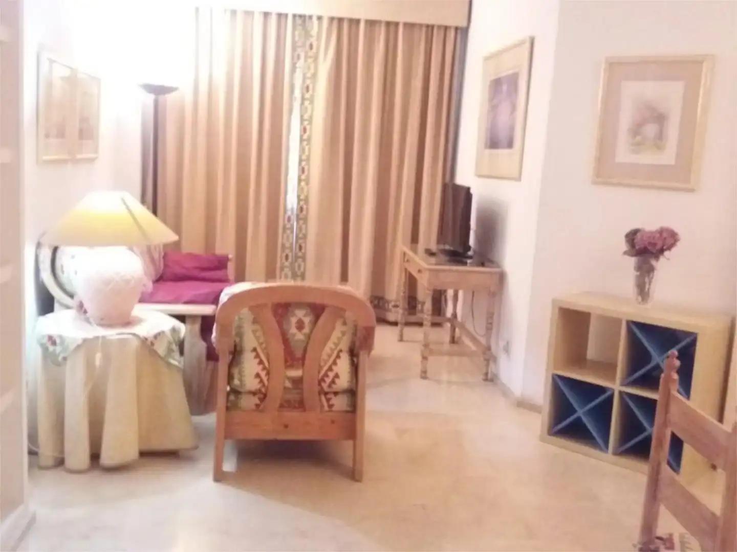 Living room of Flat for rent in  Sevilla Capital  with Storage room and Furnished
