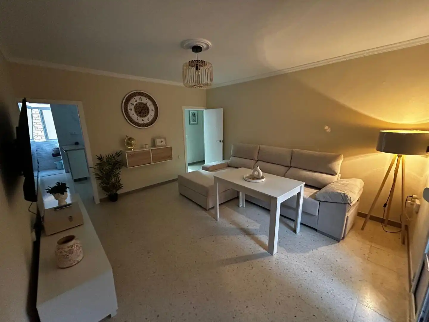 Sala de estar de Piso en venta en Alcalá de Guadaira con Aire acondicionado, Amueblado y Balcón