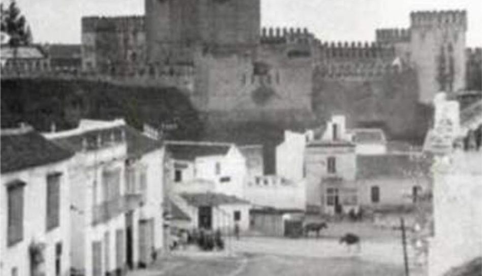 Casa adosada en venda a Pedanías Norte, Utrera - imatge 1 Foto 1 de Casa adosada en venda a Pedanías Norte, Utrera