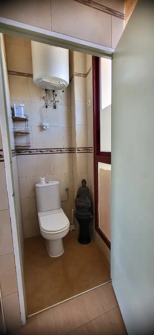Badezimmer von Geschaftsraum zur Miete in Torrevieja mit Klimaanlage