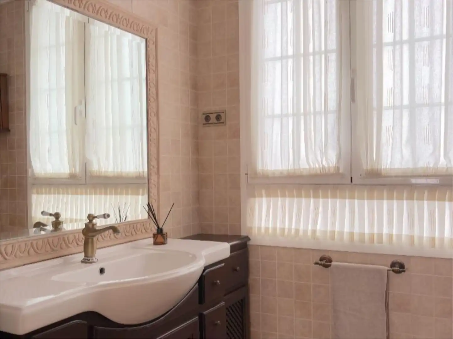 Flat for sale in Museo Plaza, 5, Abandoibarra - Guggenheim Bathroom of Flat for sale in Bilbao