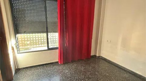 Piso de alquiler en Carrer del Castell de Cullera, 31, La Torre, Valencia Capital - imagen 2 Foto 2 de Piso de alquiler en Carrer del Castell de Cullera, 31, La Torre, Valencia Capital