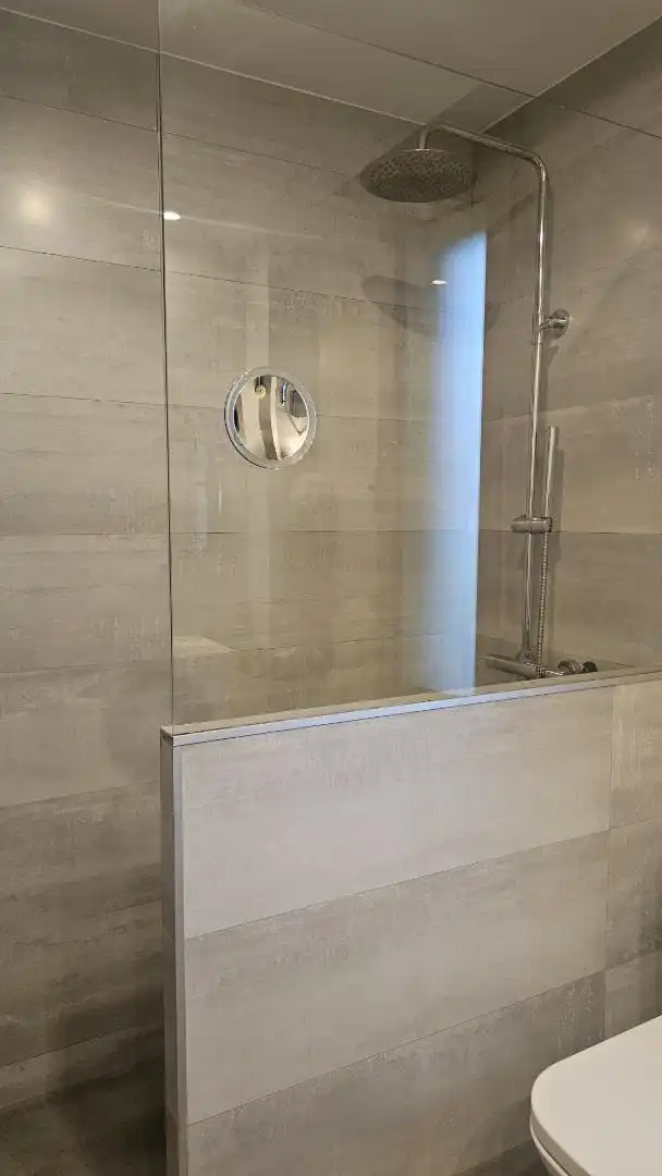 Piso en venta en Avenida Rey Juan Carlos I, 23, Zona Monte El Pilar Baño de Piso en venta en Majadahonda con Aire acondicionado, Calefacción y Jardín privado