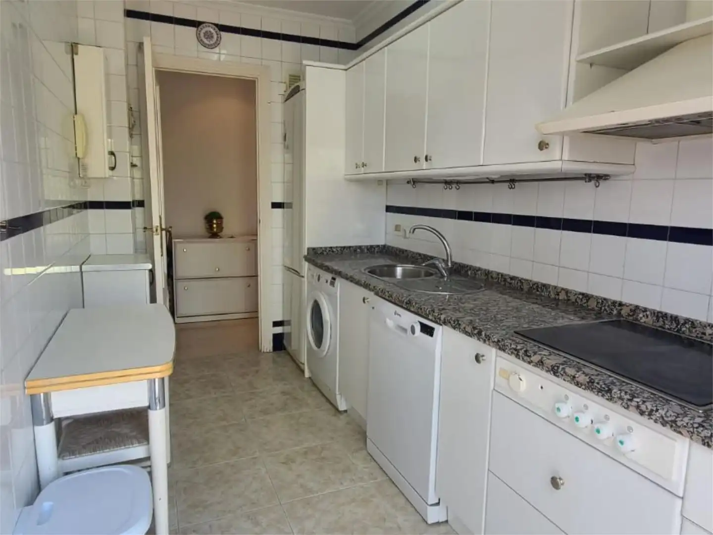 Flat for sale in Calle Antonio García Corona, 1, Triana Oeste Kitchen of Flat for sale in Sevilla Capital with Air Conditioner, Terrace and Balcony