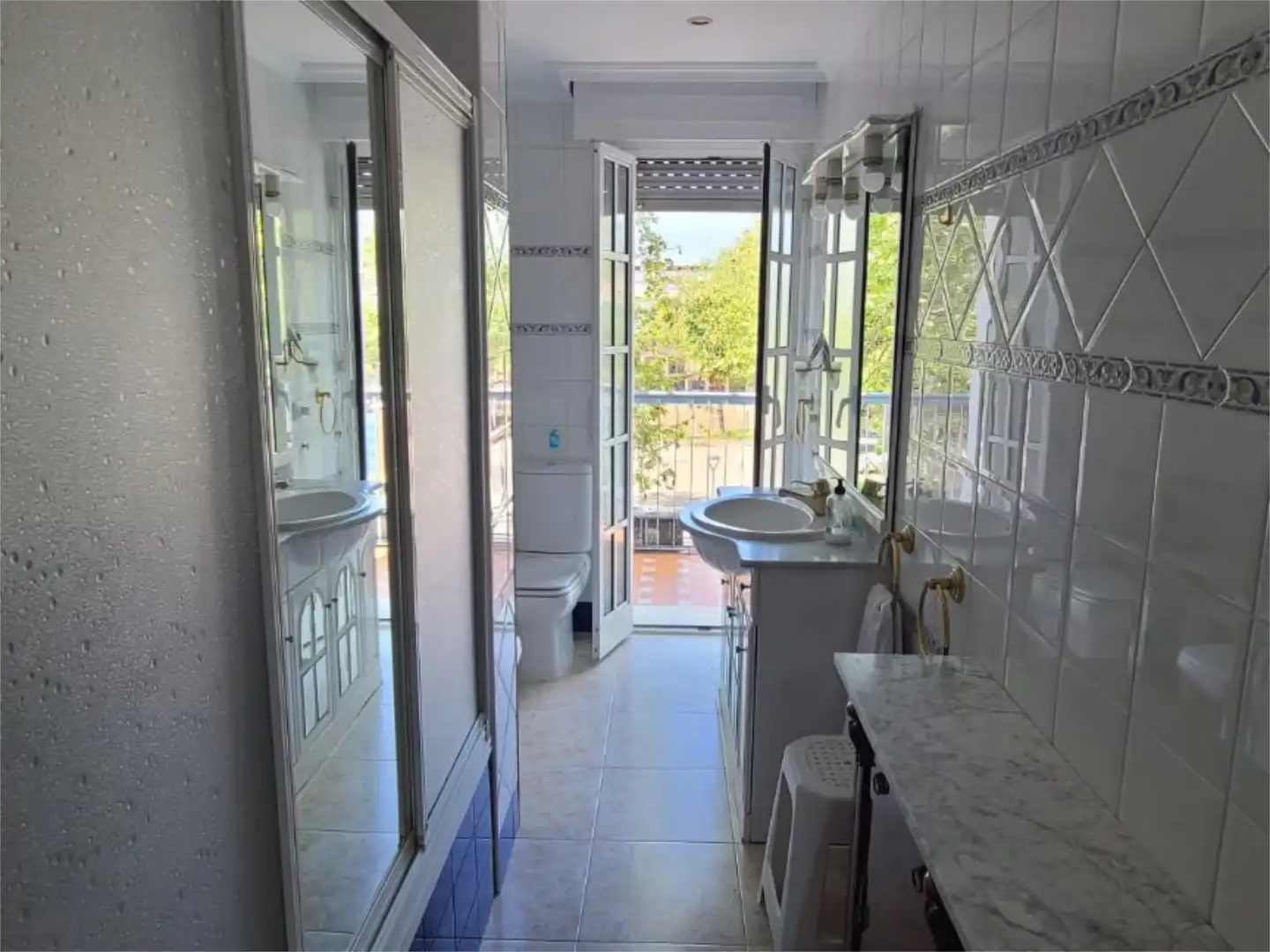 Flat for sale in Calle Antonio García Corona, 1, Triana Oeste Bathroom of Flat for sale in Sevilla Capital with Air Conditioner, Terrace and Balcony