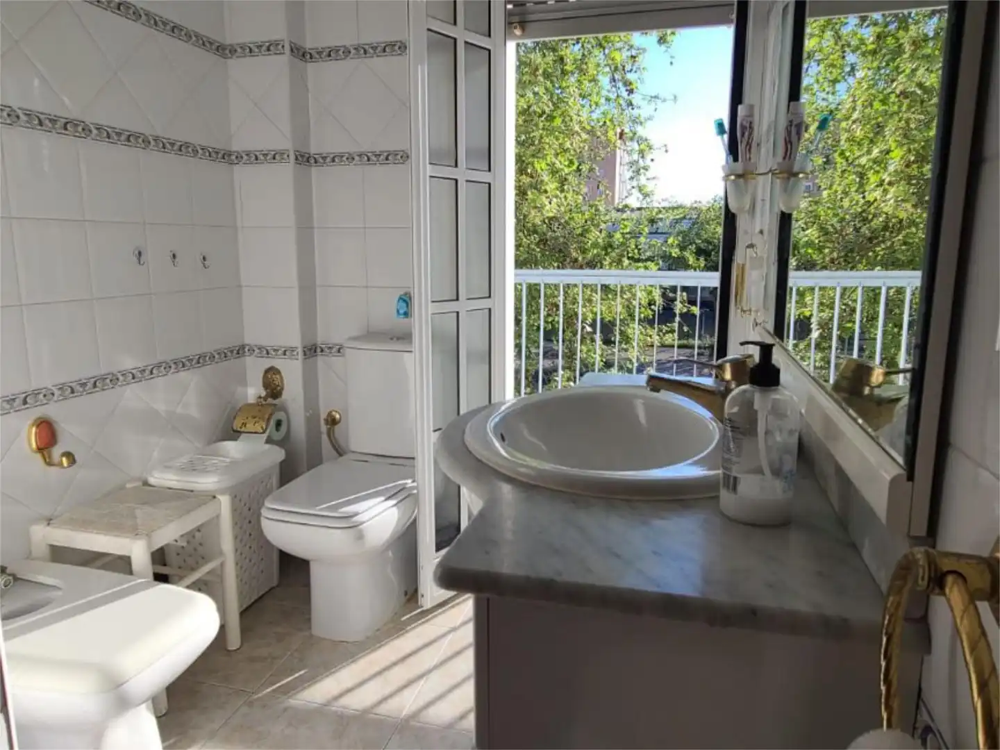 Flat for sale in Calle Antonio García Corona, 1, Triana Oeste Bathroom of Flat for sale in Sevilla Capital with Air Conditioner, Terrace and Balcony