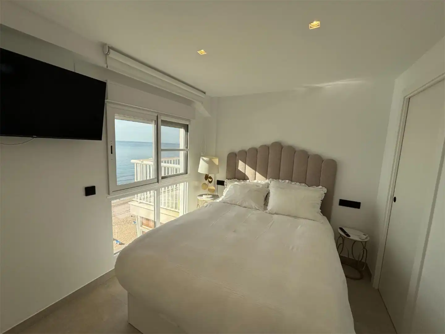 Flat for rent in Avenida del Mediterráneo, 62, Playa Levante Bedroom of Flat for rent in Benidorm with Air Conditioner, Heating and Terrace