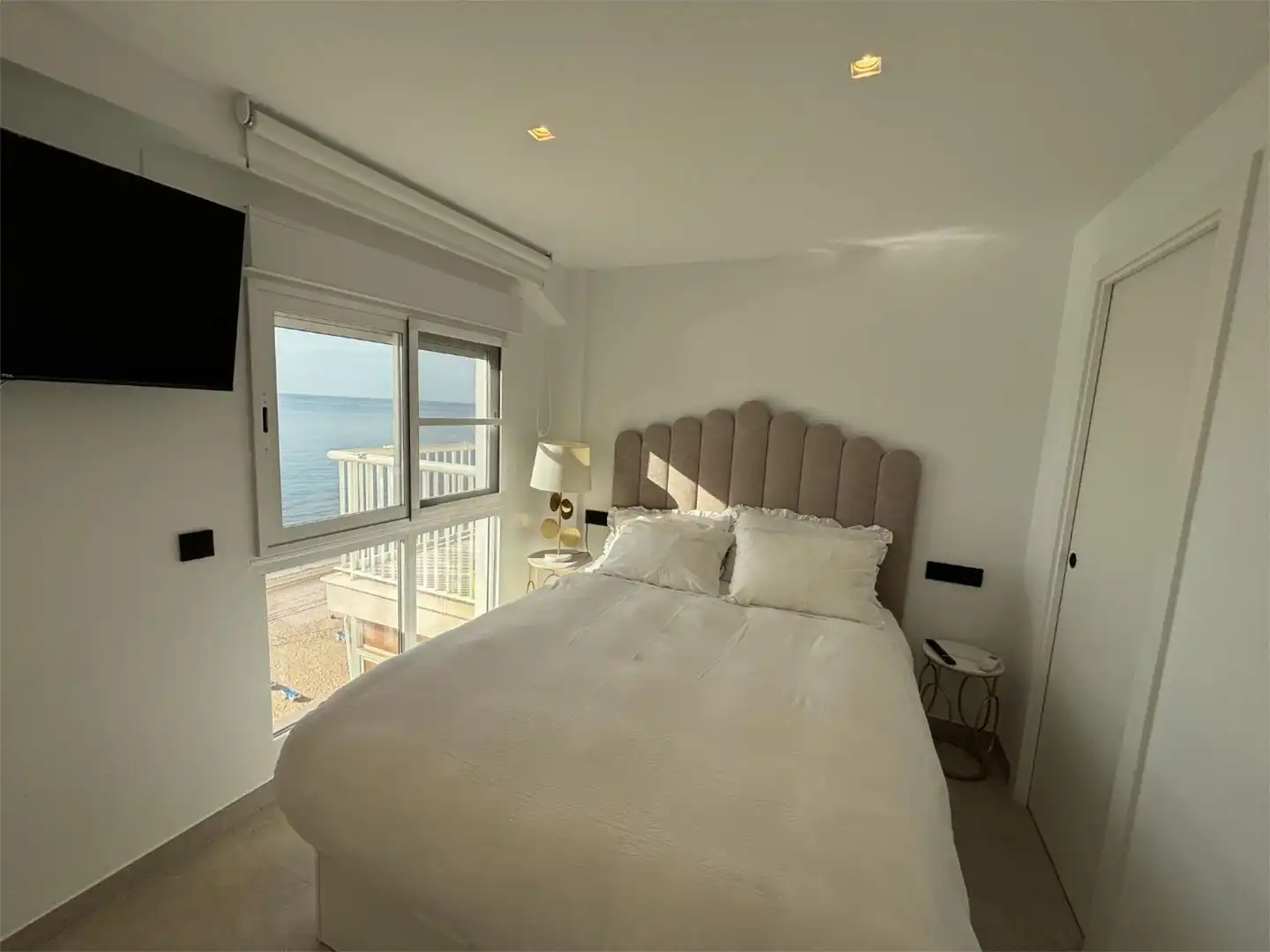 Flat for rent in Avenida del Mediterráneo, 62, Playa Levante Bedroom of Flat for rent in Benidorm with Air Conditioner, Heating and Terrace