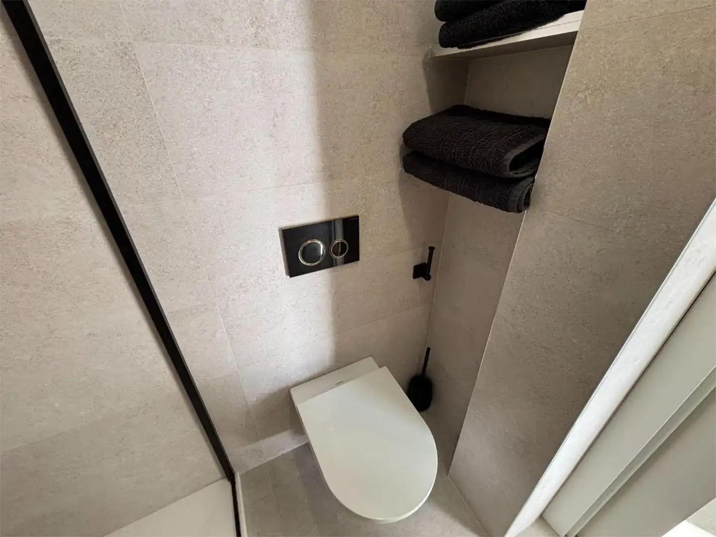 Flat for rent in Avenida del Mediterráneo, 62, Playa Levante Bathroom of Flat for rent in Benidorm with Air Conditioner, Heating and Terrace