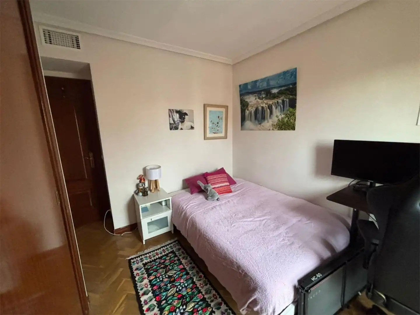 Piso en venta en Calle del Jazmín, 21, Costillares Habitación de Piso en venta en Madrid Capital con Aire acondicionado y Piscina
