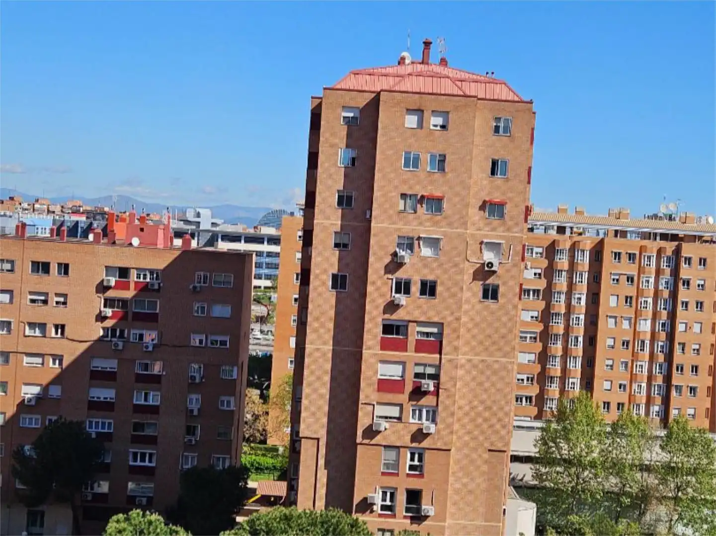 Piso en venta en Calle del Jazmín, 21, Costillares Vista exterior de Piso en venta en Madrid Capital con Aire acondicionado y Piscina