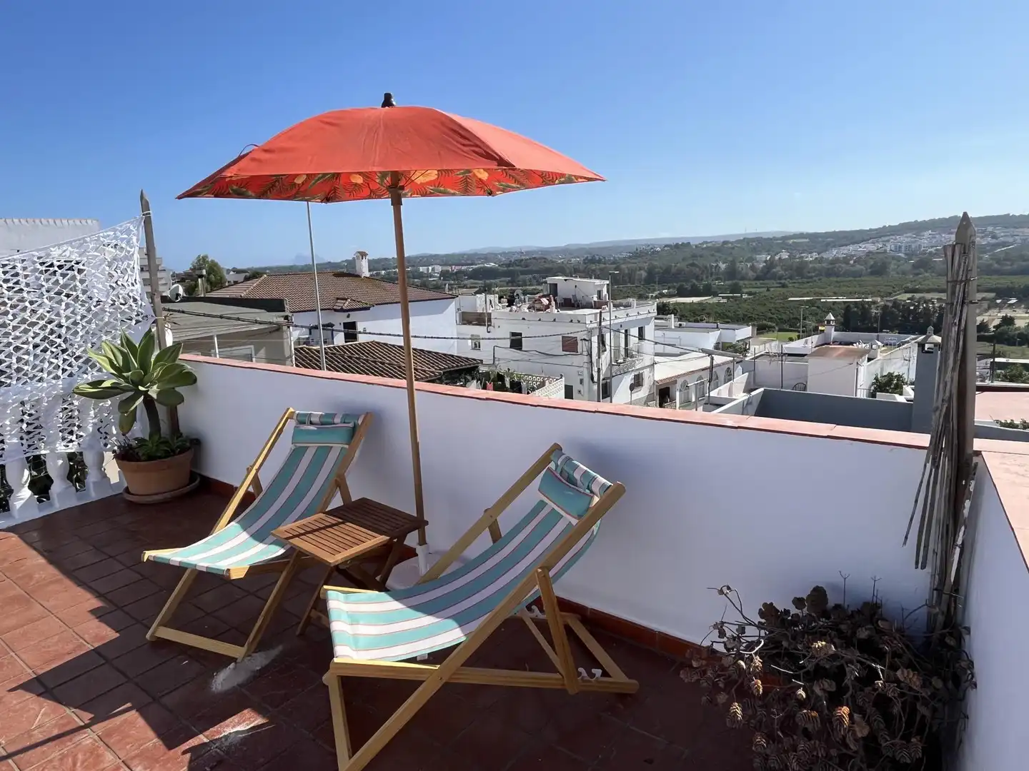 Casa o xalet en venda a Calle Cañada Real, 52, San Enrique - Guadiaro - Pueblo Nuevo Terrassa de Casa o xalet en venda en Sotogrande amb Terrassa i Moblat