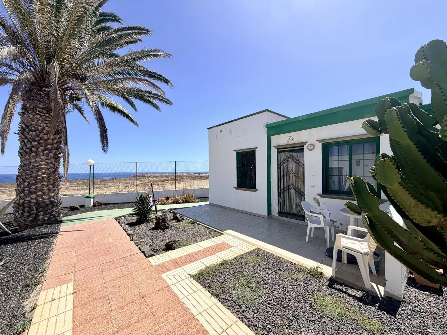 Apartamento en venta en Calle Isla de la Graciosa, 4, Caleta de Fuste Vista exterior de Apartamento en venta en Antigua con Terraza y Piscina