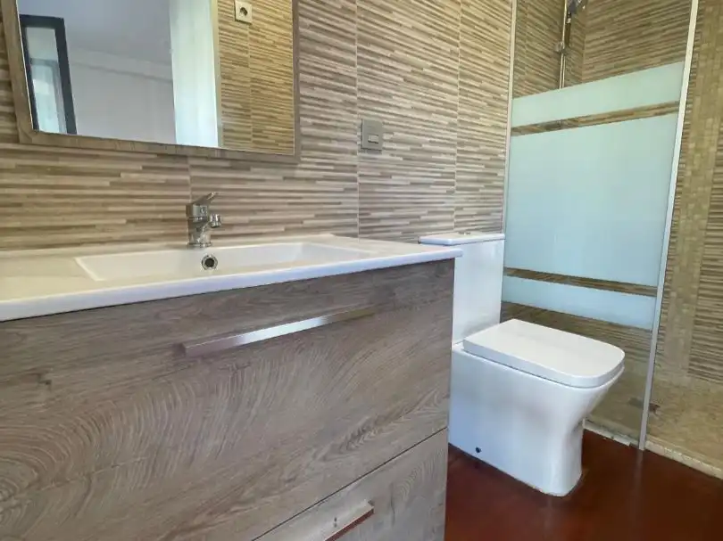 Wohnung zur Miete in Calle Arco de Los Zapatos, 3, Fontán Badezimmer von Wohnung zur Miete in Oviedo