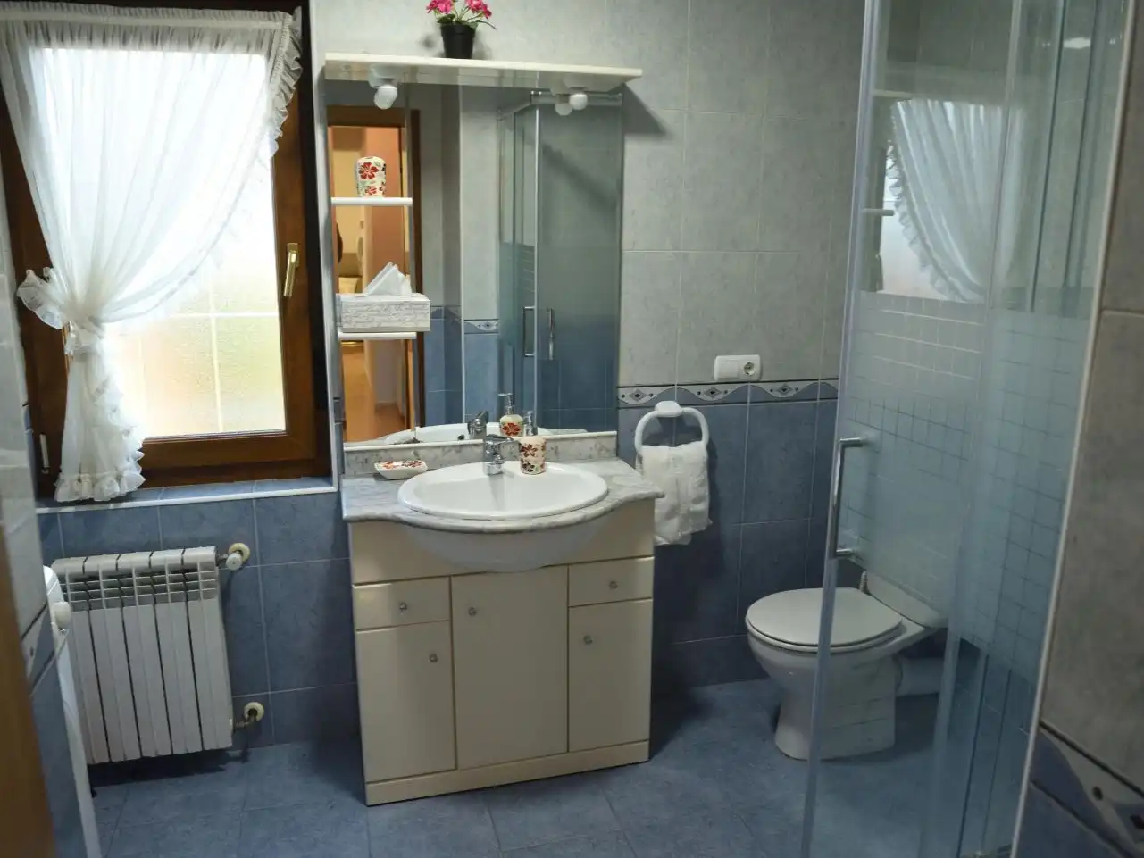 Flat for rent in Barrio el Cabezón, 474, Mogro Bathroom of Flat for rent in Miengo with Heating, Private garden and Terrace