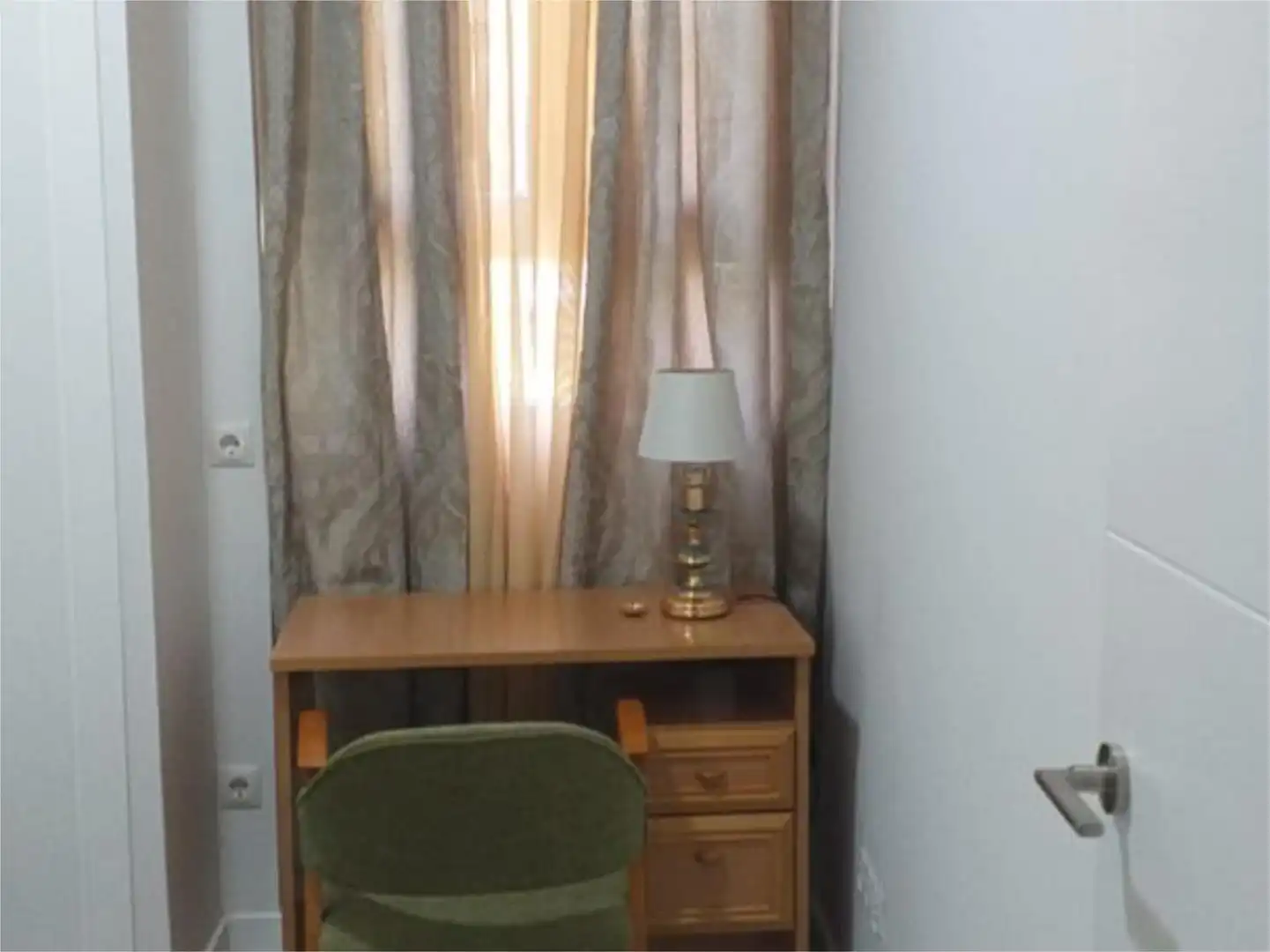 Habitación en Avenida del Doctor García Tapia, 126, Marroquina Habitación de Planta baja para compartir en Madrid con Aire acondicionado, Calefacción y Amueblado