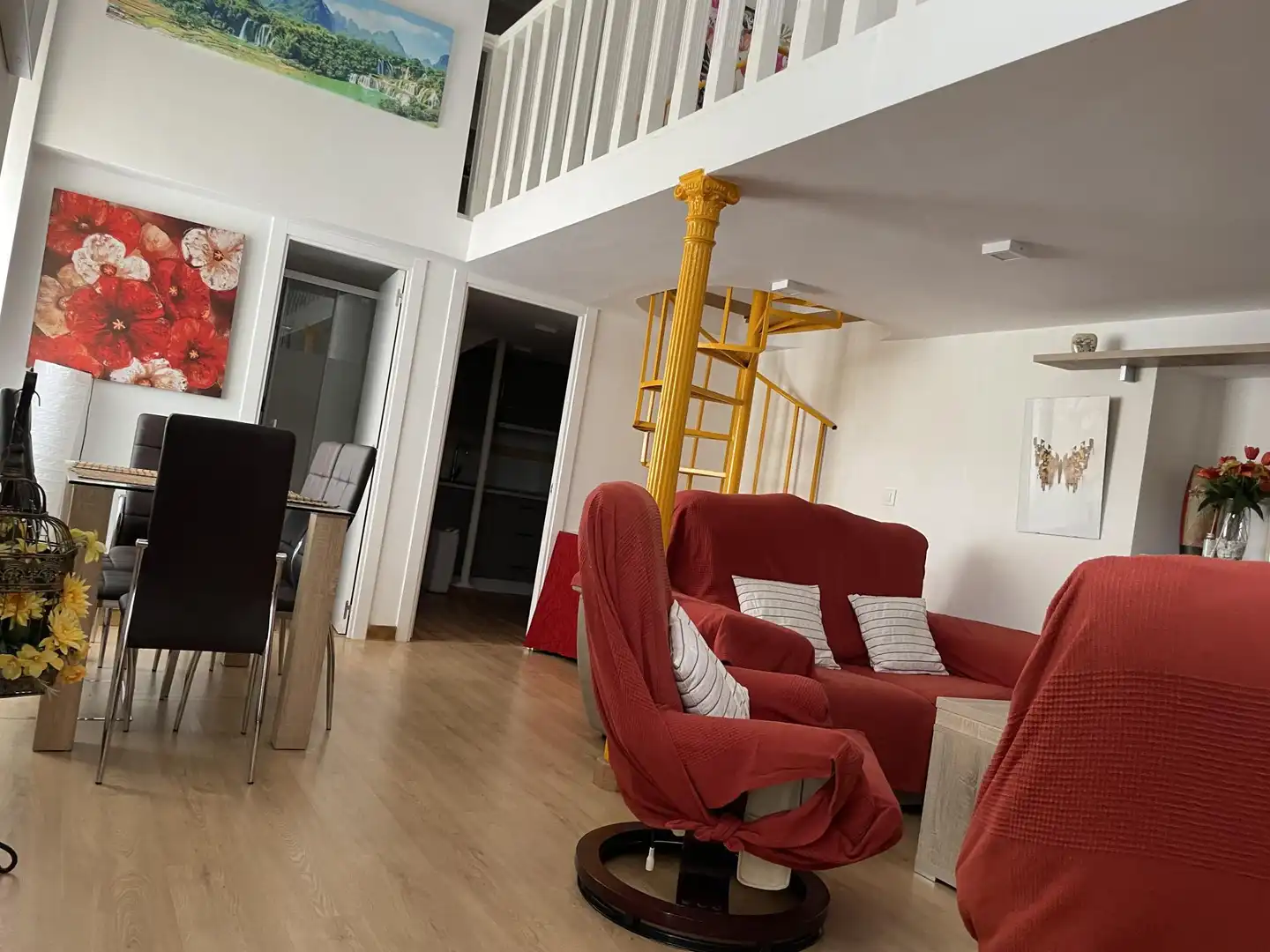 Living room of Flat for rent in Constantina  with Air Conditioner, Heating and Parquet flooring