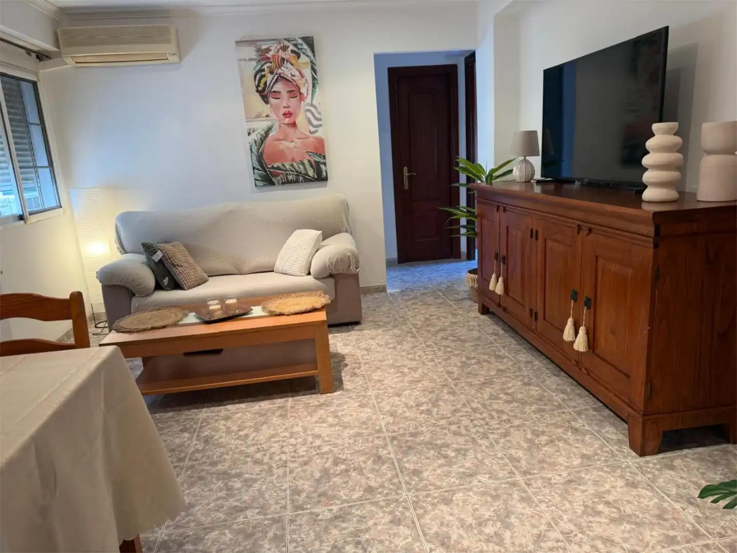 Sala d'estar de Pis de lloguer en Valencia amb Moblat i Balcó