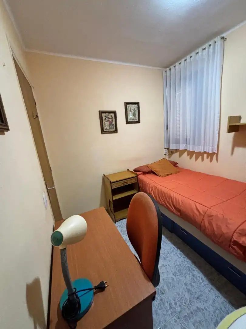 Piso de alquiler en Carrer de l'Escultor Modest Gené, 17, Llevant Habitación de Piso de alquiler en Reus con Terraza, Amueblado y Horno
