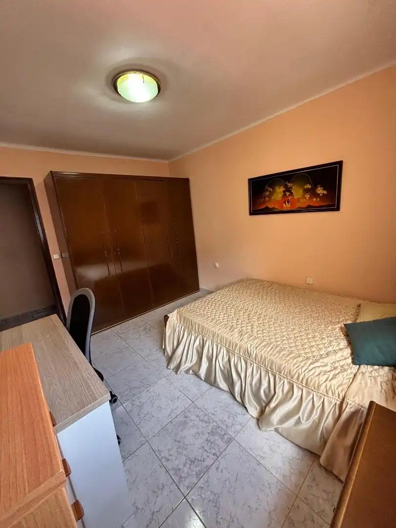 Piso de alquiler en Carrer de l'Escultor Modest Gené, 17, Llevant Habitación de Piso de alquiler en Reus con Terraza, Amueblado y Horno