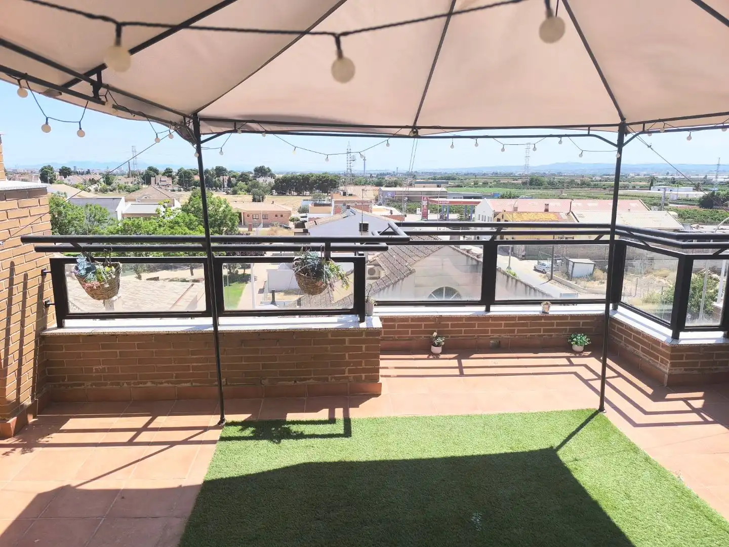 Wohnung zur Miete in Plaza Xúquer Terrasse von Wohnung zur Miete in Paiporta mit Klimaanlage und Terrasse
