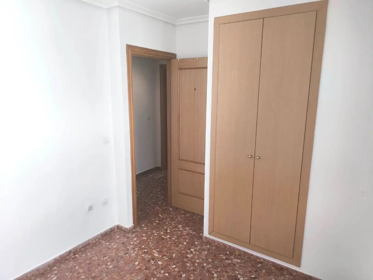 Wohnung zur Miete in Plaza Xúquer Wohnung zur Miete in Paiporta mit Klimaanlage und Terrasse