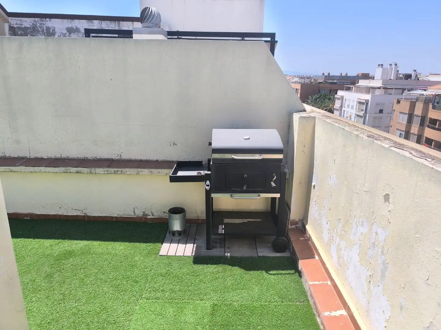 Wohnung zur Miete in Plaza Xúquer Terrasse von Wohnung zur Miete in Paiporta mit Klimaanlage und Terrasse