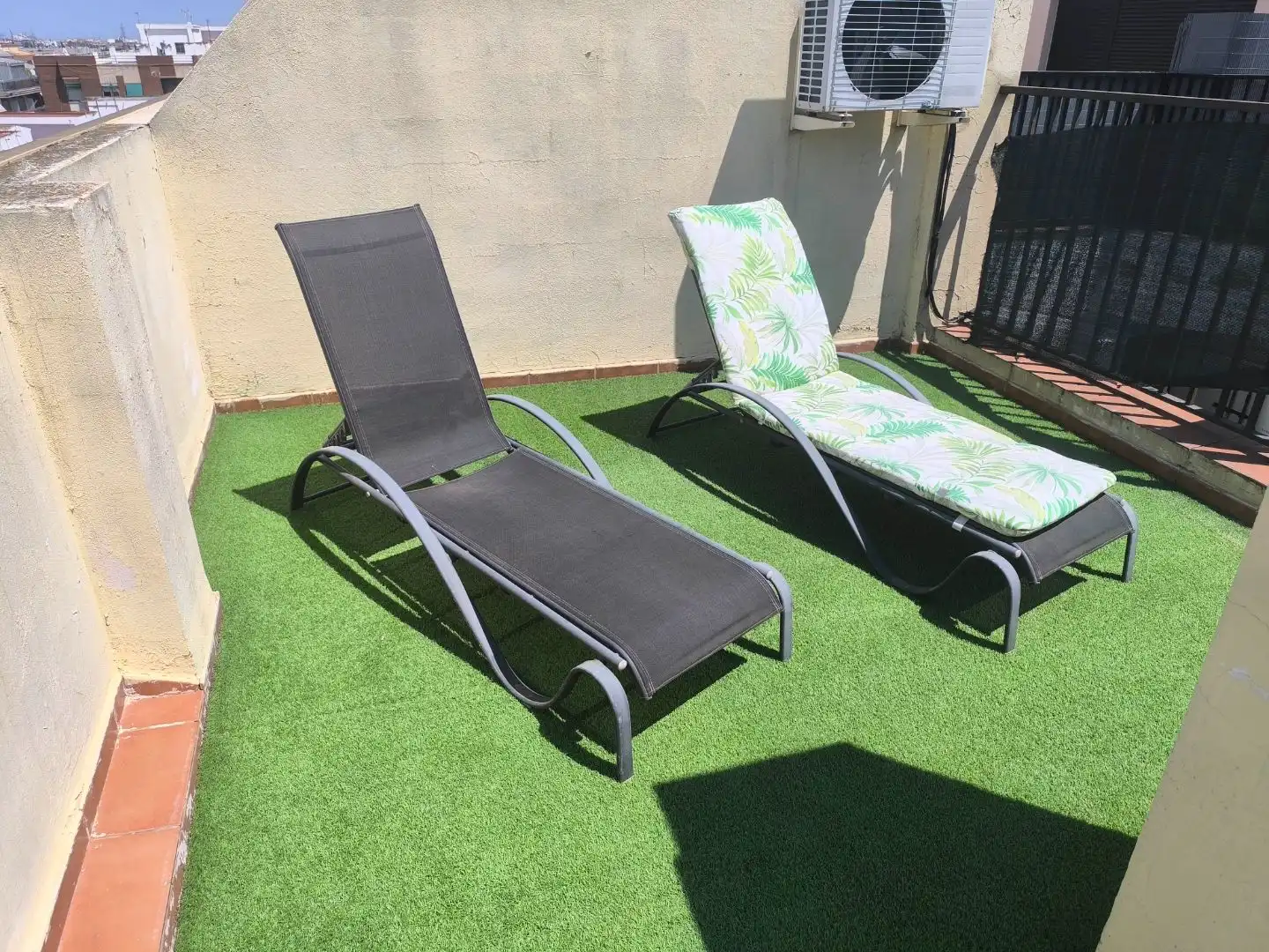 Wohnung zur Miete in Plaza Xúquer Terrasse von Wohnung zur Miete in Paiporta mit Klimaanlage und Terrasse
