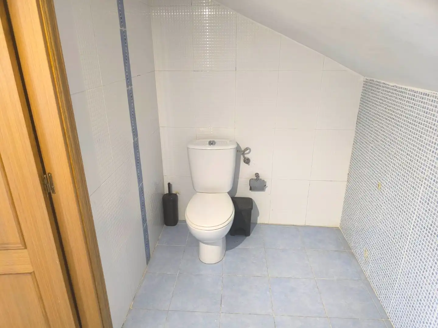 Wohnung zur Miete in Plaza Xúquer Badezimmer von Wohnung zur Miete in Paiporta mit Klimaanlage und Terrasse