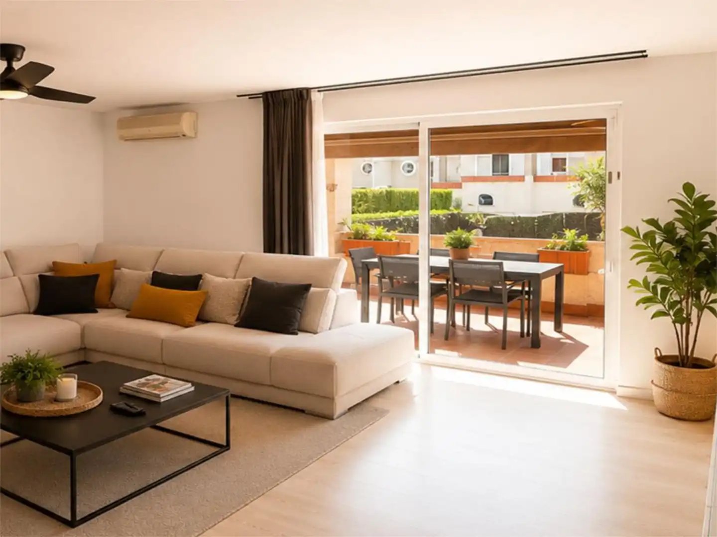 Living room of Detached homes for sale in Castelldefels  with Air Conditioner and Terrace