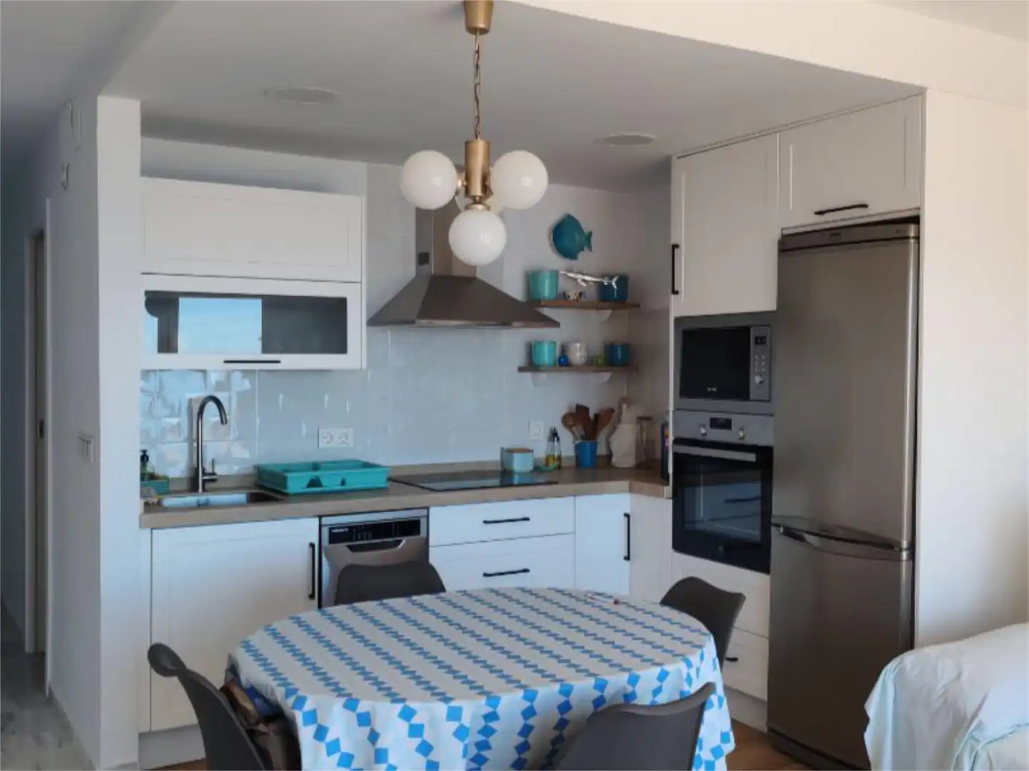 Flat for rent in Paseo San Cristóbal, 69, Almuñecar Centro Kitchen of Flat for rent in Almuñécar with Air Conditioner, Heating and Private garden