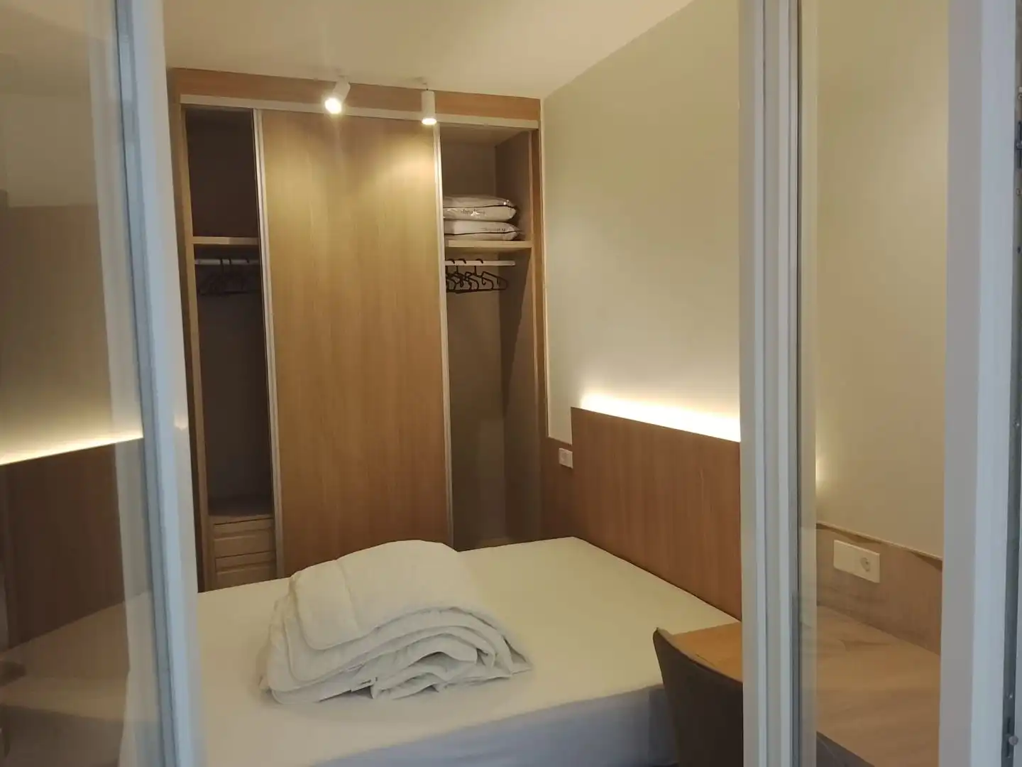 Room in Calle del Cardenal Cisneros, 57, Trafalgar Room in Calle del Cardenal Cisneros, 57, Trafalgar