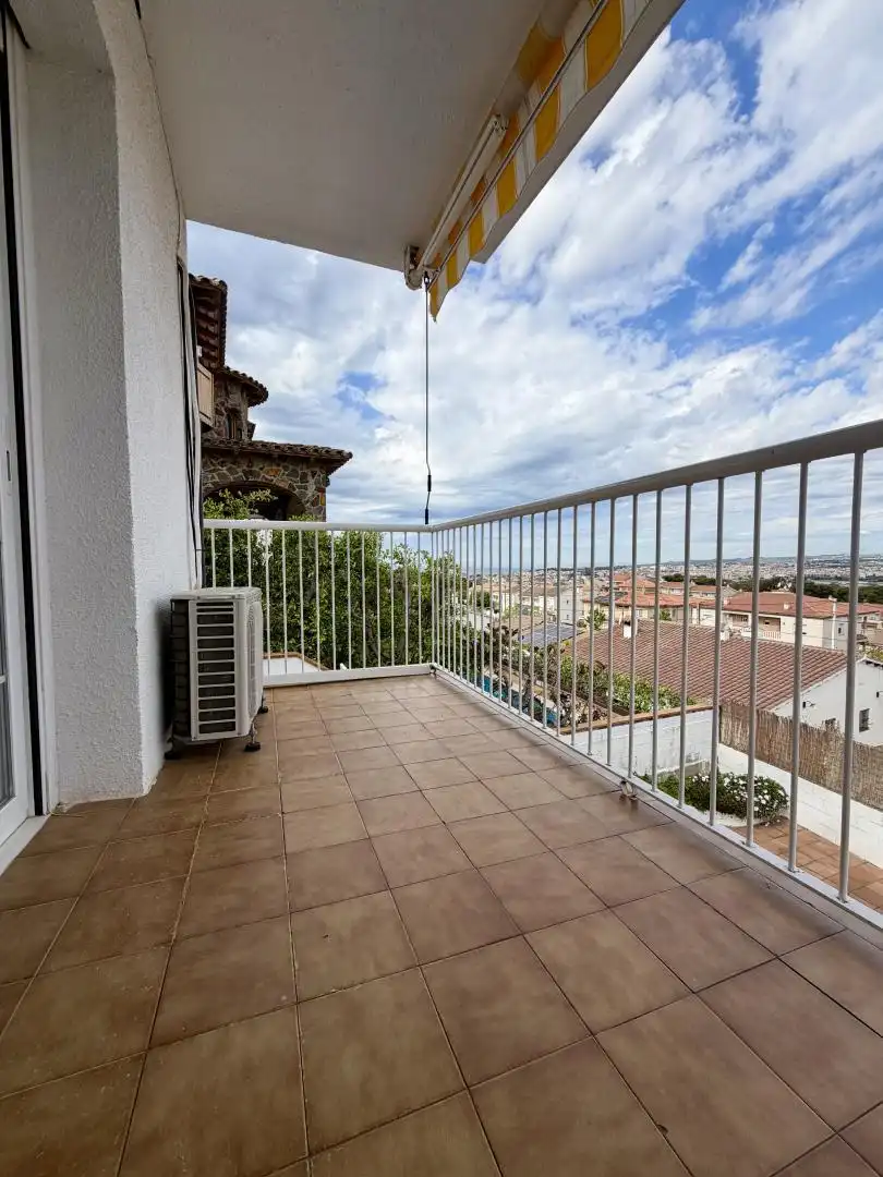 Casa o xalet en venda a Avinguda de Mas D'en Serra, 79, Mas d'En Serra - Els Cards Terrassa de Casa o xalet en venda en Sant Pere de Ribes amb Terrassa, Piscina i Balcó