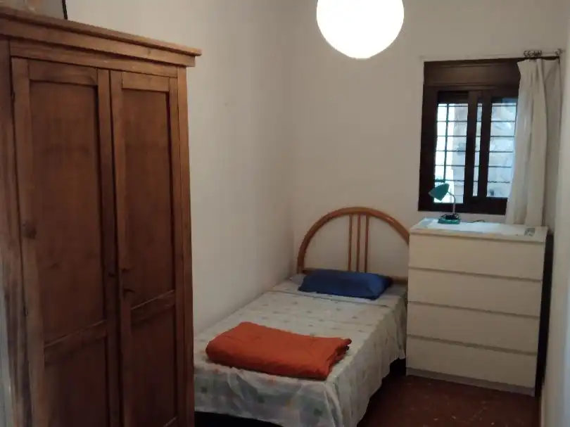 Piso de alquiler en Calle Fernández Shaw, 42, Pedregalejo - Morlaco Habitación de Piso de alquiler en Málaga con Aire acondicionado, Calefacción y Jardín privado