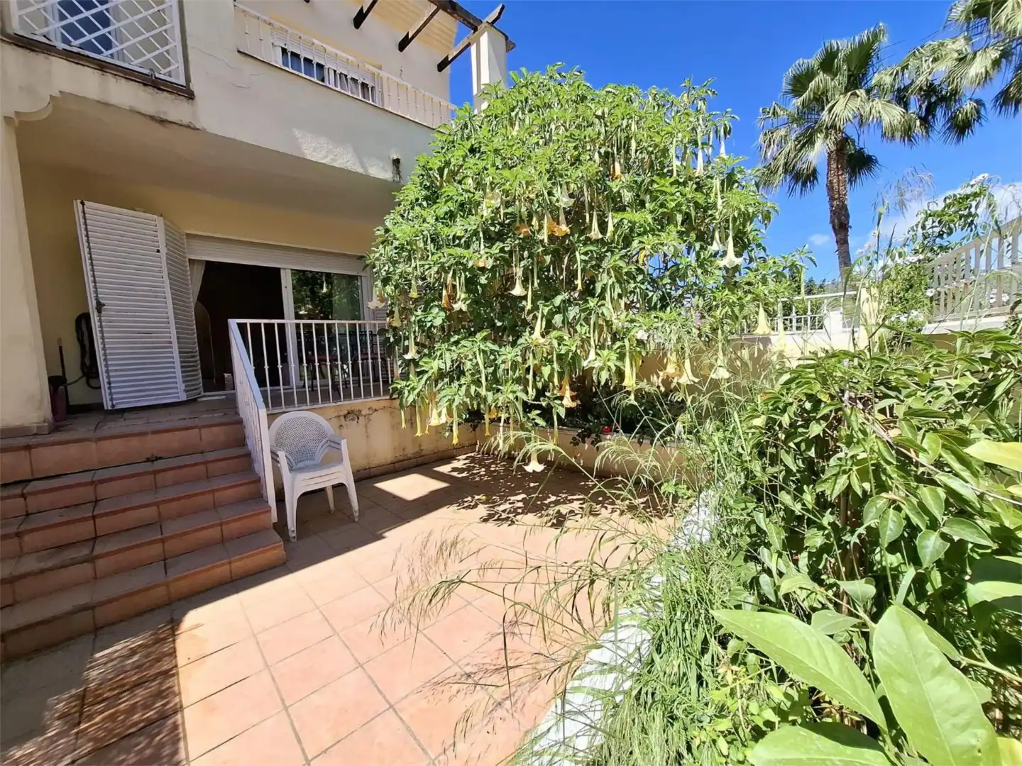 Einfamilien-Reihenhaus zum Verkauf in Calle Sand, 44, Santa Clara Garten von Einfamilien-Reihenhaus zum Verkauf in Marbella mit Terrasse, Schwimmbad und Balkon