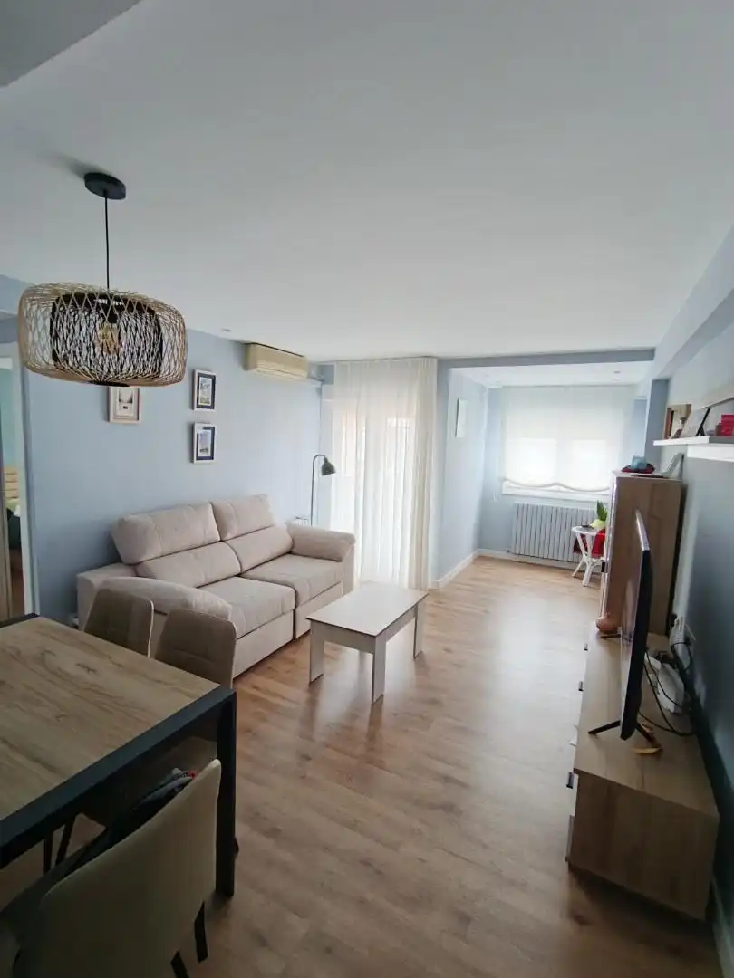 Sala d'estar de Pis en venda en  Zaragoza Capital amb Aire condicionat, Terrassa i Balcó