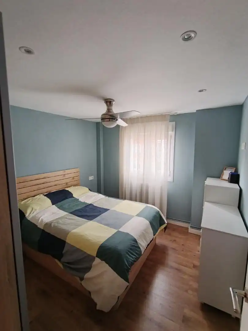 Piso en venta en Avenida de San Juan de la Peña, 181p, Salvador Allende Habitación de Piso en venta en Zaragoza Capital con Aire acondicionado, Terraza y Balcón
