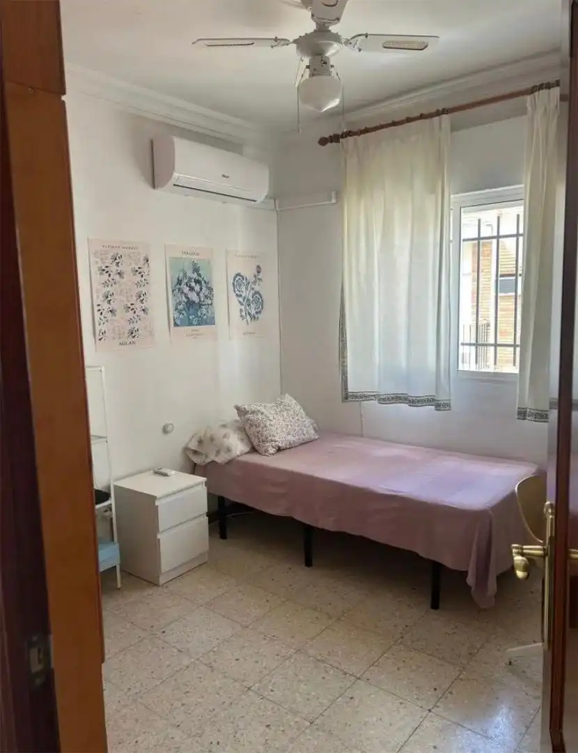 Habitación en Calle Teniente Rodríguez Carmona, 6, Triana Este Habitación en Calle Teniente Rodríguez Carmona, 6, Triana Este