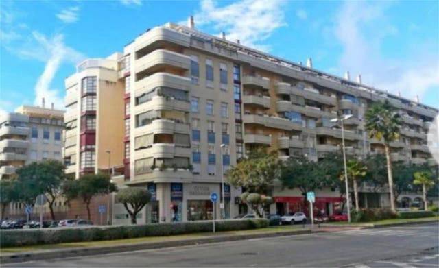 Garaje en Alquiler en Martín Carpena - Torre del Río