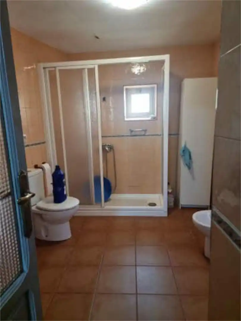 Casa o xalet en venda a Malpartida de la Serena Bany de Casa o xalet en venda en Malpartida de la Serena amb Jardí privat, Terrassa i Moblat