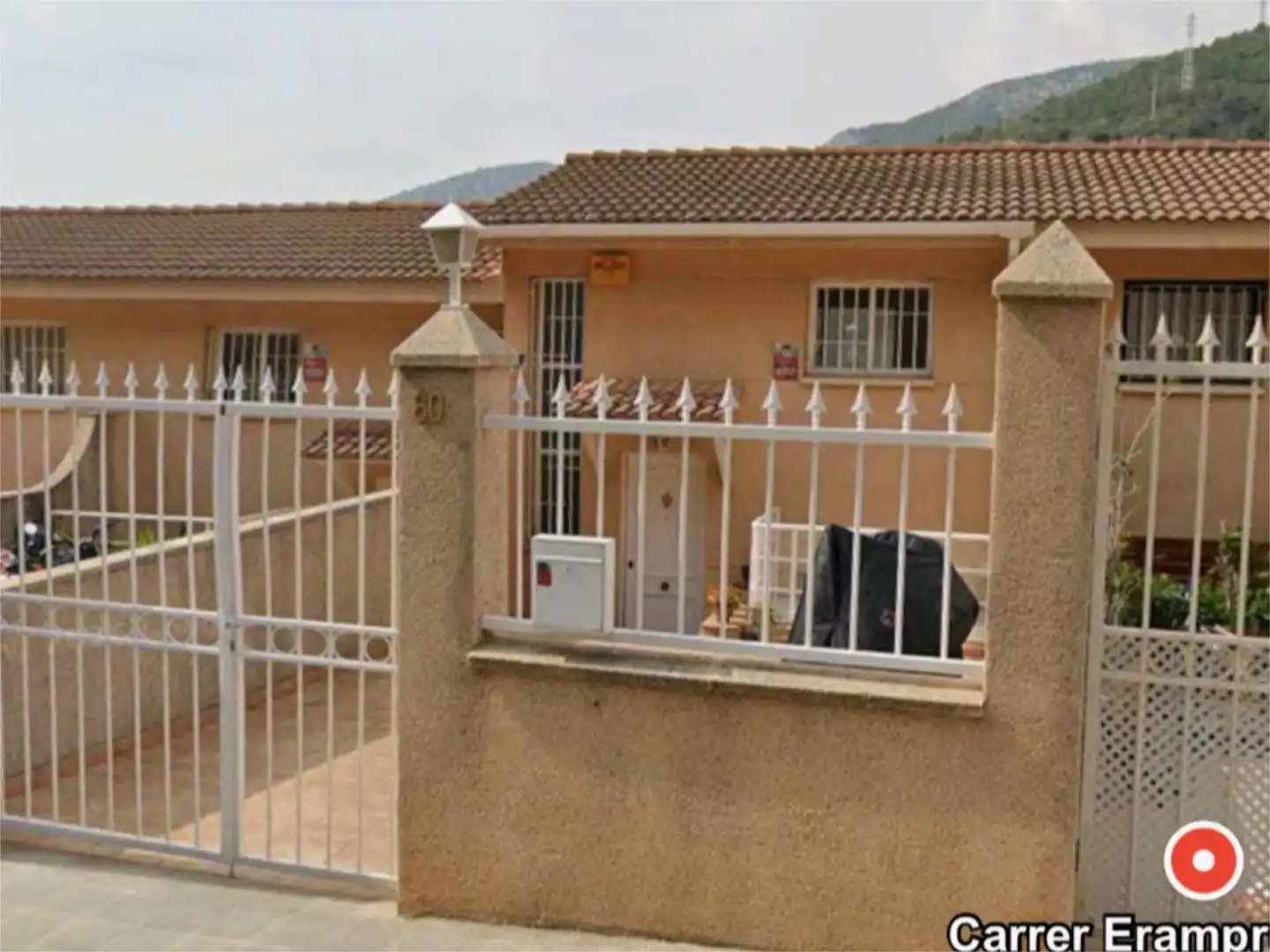 Einfamilien-Reihenhaus zum Verkauf in Carrer Eramprunyà, 62, Les Botigues de Sitges Garten von Einfamilien-Reihenhaus zum Verkauf in Sitges mit Klimaanlage, Terrasse und Schwimmbad