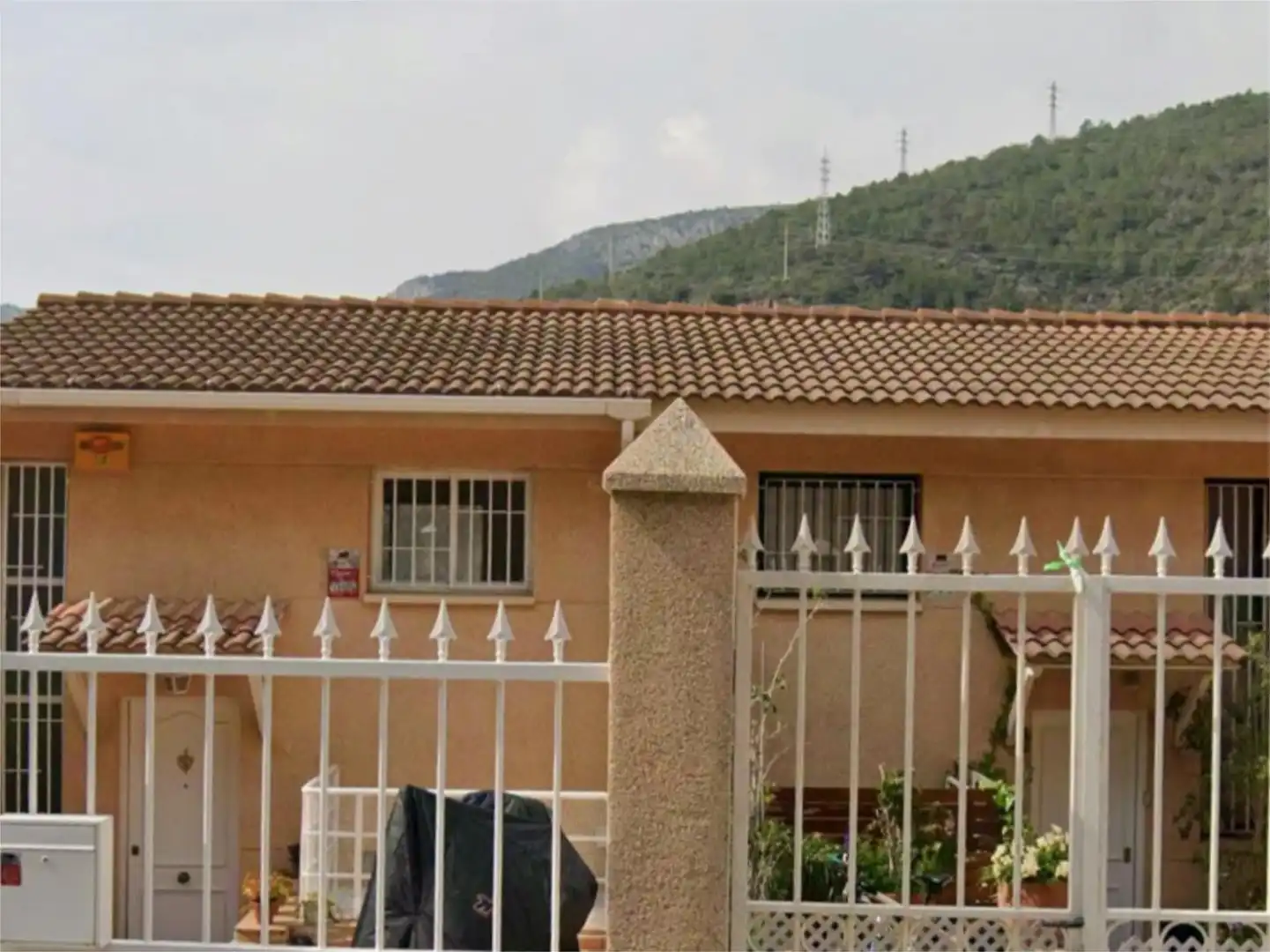 Casa adosada en venta en Carrer Eramprunyà, 62, Les Botigues de Sitges Vista exterior de Casa adosada en venta en Sitges con Aire acondicionado, Terraza y Piscina