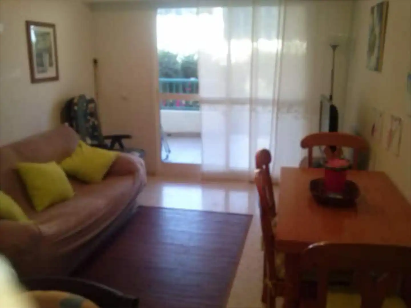 Apartamento de alquiler en Daimús Sala de estar de Apartamento de alquiler en Daimús con Jardín privado, Terraza y Piscina